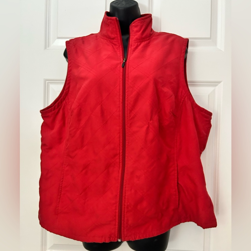 Columbia Women's Red Quilted Vest